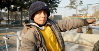 এক টুকরো রুটির জন্য জুতা পালিশ এক টুকরো রুটির জন্য জুতা পালিশ