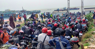 চার দিনে ঢাকা ছেড়েছে ৭৩ লাখ মানুষ