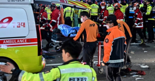 দ. কোরিয়ায় হ্যালোইন উৎসবে পদদলিত হয়ে ১৫১ জনের মৃত্যু দ. কোরিয়ায় হ্যালোইন উৎসবে পদদলিত হয়ে ১৫১ জনের মৃত্যু