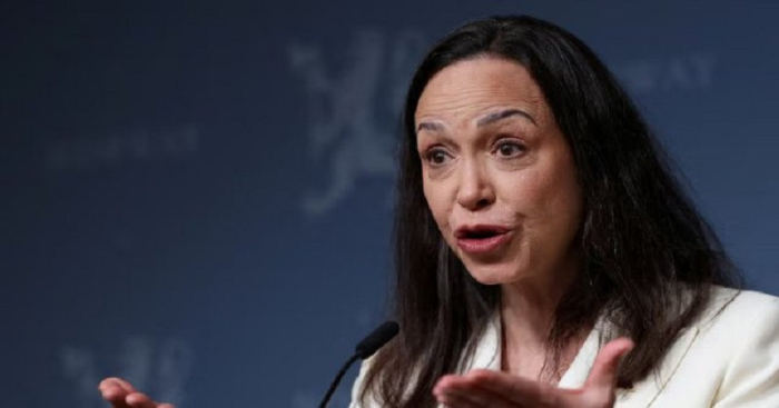 ভেনেজুয়েলার বিরোধীদলীয় নেতা ও শান্তিতে নোবেলজয়ী মারিয়া কোরিনা মাচাদো ।