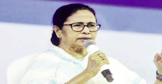 ভোট লুট হতে পারে ইভিএমে! বড় আশঙ্কা মমতার