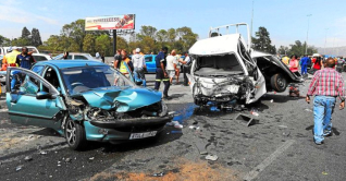 দক্ষিণ আফ্রিকায় ভয়াবহ সড়ক দুর্ঘটনায় ১৬ শিশু নিহত দক্ষিণ আফ্রিকায় ভয়াবহ সড়ক দুর্ঘটনায় ১৬ শিশু নিহত