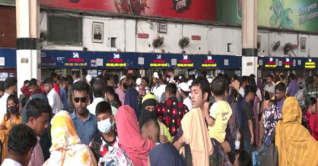 ঈদের দ্বিতীয় দিনেও ঘরমুখো মানুষের ভিড়
