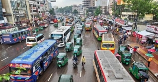 কঠোর বিধিনিষেধে চলছে গণপরিবহন
