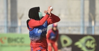 নারীদের সব ধরনের খেলা নিষিদ্ধ করছে তালেবান!