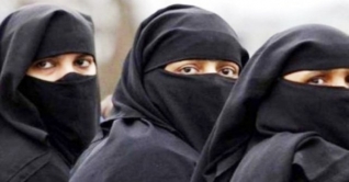 নারীদের হিজাব পরার নির্দেশ তালেবানের