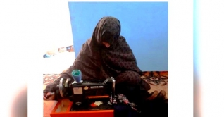 আফগান যুদ্ধে দুই সন্তান হারানো মায়ের আকুতি আফগান যুদ্ধে দুই সন্তান হারানো মায়ের আকুতি