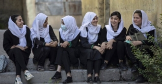 আফগান নারীদের যথাযথ মর্যাদা দেয়ার প্রতিশ্রুতি তালেবানের