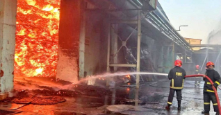 সাড়ে ৬ ঘণ্টা পর এস আলম সুগার মিলের আগুন নিয়ন্ত্রণে সাড়ে ৬ ঘণ্টা পর এস আলম সুগার মিলের আগুন নিয়ন্ত্রণে
