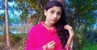 কুমিল্লায় ট্রেনের ধাক্কায় আহত আঁখি মারা গেছে