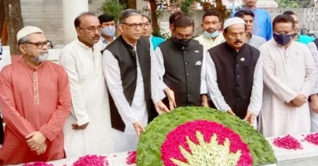 শেখ জামালের কবরে আওয়ামী লীগের শ্রদ্ধা শেখ জামালের কবরে আওয়ামী লীগের শ্রদ্ধা