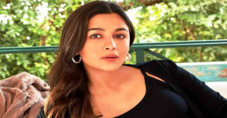 কবে মেয়ের মুখ দেখাবেন— জানালেন আলিয়া কবে মেয়ের মুখ দেখাবেন— জানালেন আলিয়া