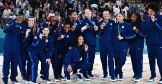 প্যারিস অলিম্পিকের দলগত চ্যাম্পিয়ন যুক্তরাষ্ট্র প্যারিস অলিম্পিকের দলগত চ্যাম্পিয়ন যুক্তরাষ্ট্র