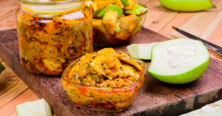 আমের টক মিষ্টি আচার তৈরির রেসিপি আমের টক মিষ্টি আচার তৈরির রেসিপি