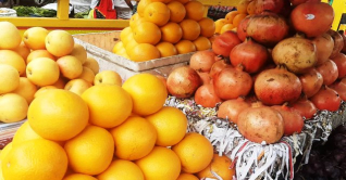 আনারের কেজি ৬৫০ টাকা, অন্য ফলও নাগালের বাইরে আনারের কেজি ৬৫০ টাকা, অন্য ফলও নাগালের বাইরে