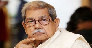 বাবার কবরে চিরনিদ্রায় অধ্যাপক আনিসুজ্জামান বাবার কবরে চিরনিদ্রায় অধ্যাপক আনিসুজ্জামান