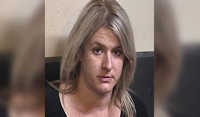 শিক্ষিকা ক্রিস্টাল জ্যাকসন