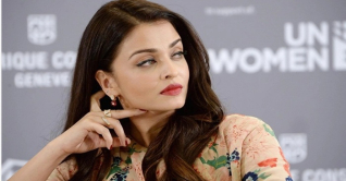 পঞ্চাশ বসন্তে অনিন্দ্যসুন্দরী ঐশ্বরিয়া পঞ্চাশ বসন্তে অনিন্দ্যসুন্দরী ঐশ্বরিয়া