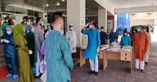 ঈদে কর্মরত স্বাস্থ্যকর্মীদের ‘স্যালুট’ জানালেন মেয়র আতিক