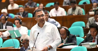 বিকেন্দ্রীকরণে সরকার দীর্ঘমেয়াদী পরিকল্পনা নিচ্ছে: প্রধানমন্ত্রী