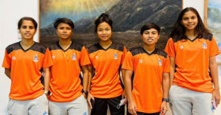 আবারও লাওসে গেলেন নারী পাঁচ ফুটবলার