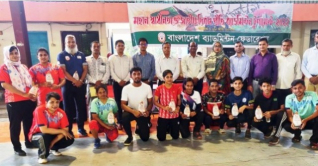 রাজধানীতে স্বাধীনতা দিবস ব্যাডমিন্টন অনুষ্ঠিত রাজধানীতে স্বাধীনতা দিবস ব্যাডমিন্টন অনুষ্ঠিত