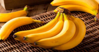 কলা দিয়ে ঘরেই তৈরি করুন কন্ডিশনার কলা দিয়ে ঘরেই তৈরি করুন কন্ডিশনার