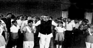 এক স্বপ্নদ্রষ্টা রাষ্ট্রনায়কের জীবন ও কর্মের অনবদ্য দলিল এক স্বপ্নদ্রষ্টা রাষ্ট্রনায়কের জীবন ও কর্মের অনবদ্য দলিল