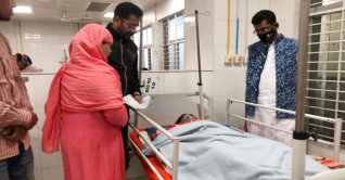 পাথরঘাটায় আগুনে পুড়ে এক শিশুর মৃত্যু