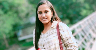 হতাশায় জীবন দিলেন স্বর্ণপদকজয়ী আবৃত্তিশিল্পী নিপা