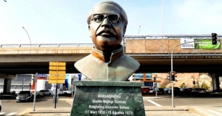 তুরস্কের অভিজাত সড়কে নজর কাড়ছে বঙ্গবন্ধুর ভাস্কর্য