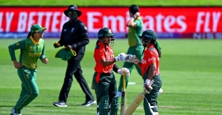 বাংলাদেশের মেয়েদের অভিষেক ম্যাচে ৩২ রানের হার বাংলাদেশের মেয়েদের অভিষেক ম্যাচে ৩২ রানের হার