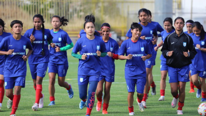 ছবি: অনুশীলনে বাংলাদেশ নারী ফুটবল দল। ছবি : বাফুফে