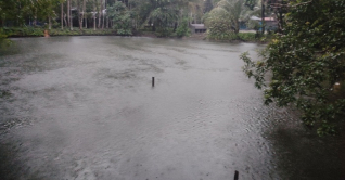 বাগেরহাটে রাতভর বৃষ্টি, ৩৪৪ আশ্রয়কেন্দ্র প্রস্তুত