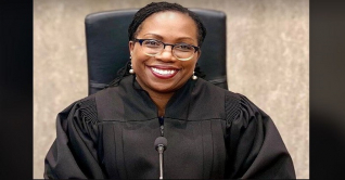 প্রথম কৃষ্ণাঙ্গ নারী বিচারপতি পাচ্ছে আমেরিকা