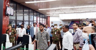 শাহজালালে ই-গেট চালু : ১৮ সেকেন্ডেই ইমিগ্রেশন শাহজালালে ই-গেট চালু : ১৮ সেকেন্ডেই ইমিগ্রেশন