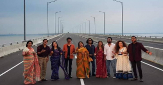 প্রধানমন্ত্রীর উদ্বোধনের পর বাজবে থিম সং ‘পদ্মা সেতু’ প্রধানমন্ত্রীর উদ্বোধনের পর বাজবে থিম সং ‘পদ্মা সেতু’