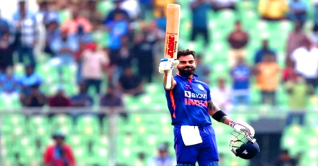 ঘরের মাঠে শচীনকে টপকে নতুন ইতিহাস কোহলির ঘরের মাঠে শচীনকে টপকে নতুন ইতিহাস কোহলির