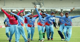 হেনার দুর্দান্ত বোলিংয়ে ফাইনালে বাংলাদেশ নীল হেনার দুর্দান্ত বোলিংয়ে ফাইনালে বাংলাদেশ নীল