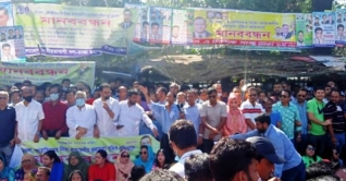 জ্বালানি ও ভাড়া বৃদ্ধির প্রতিবাদে বিএনপির বিক্ষোভ জ্বালানি ও ভাড়া বৃদ্ধির প্রতিবাদে বিএনপির বিক্ষোভ