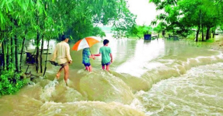 প্লাবিত হচ্ছে নতুন এলাকা, পানিবন্দি আরও ৬৭ হাজার পরিবার প্লাবিত হচ্ছে নতুন এলাকা, পানিবন্দি আরও ৬৭ হাজার পরিবার