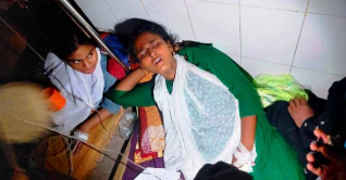 পরীক্ষার হলে হঠাৎ শ্বাসকষ্ট, ১২ ছাত্রী হাসপাতালে