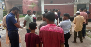 পিকআপের ধাক্কায় মা-ছেলেসহ তিনজন নিহত