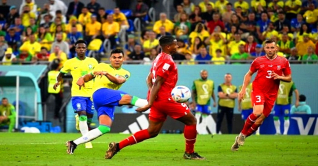 নতুন ইতিহাস গড়ে নকআউটে ব্রাজিল