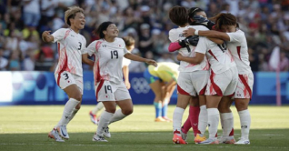 ব্রাজিলের বিপক্ষে জাপানি মেয়েদের রোমাঞ্চকর জয় ব্রাজিলের বিপক্ষে জাপানি মেয়েদের রোমাঞ্চকর জয়