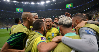 জয় দিয়ে বিশ্ব আসর শুরু ব্রাজিলের