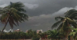 আকাশ মেঘলা, ঢাকায় গুঁড়িগুঁড়ি বৃষ্টি আকাশ মেঘলা, ঢাকায় গুঁড়িগুঁড়ি বৃষ্টি