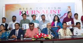 ১৪ সাংবাদিক পেলেন বিটিইএ সংবর্ধনা ১৪ সাংবাদিক পেলেন বিটিইএ সংবর্ধনা