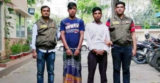 বাস নিয়ে পালাতে গিয়ে কনডাক্টর চাপা দেয় আবরারকে