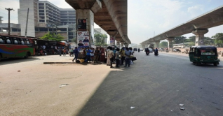 রাজধানীতে বাস সংকট, ভোগান্তিতে ঘরমুখো মানুষ 